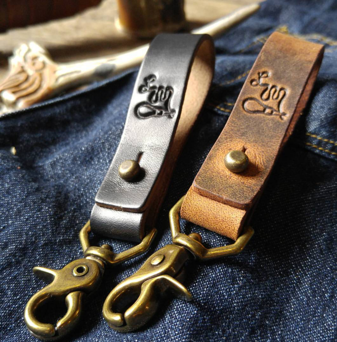 Leather belt 2025 key holder