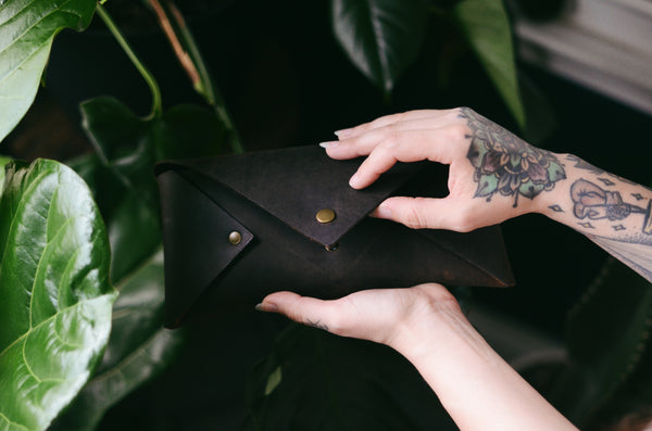 The Vendue Classic Clutch